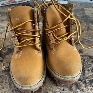 6C toddler Timberland boots.